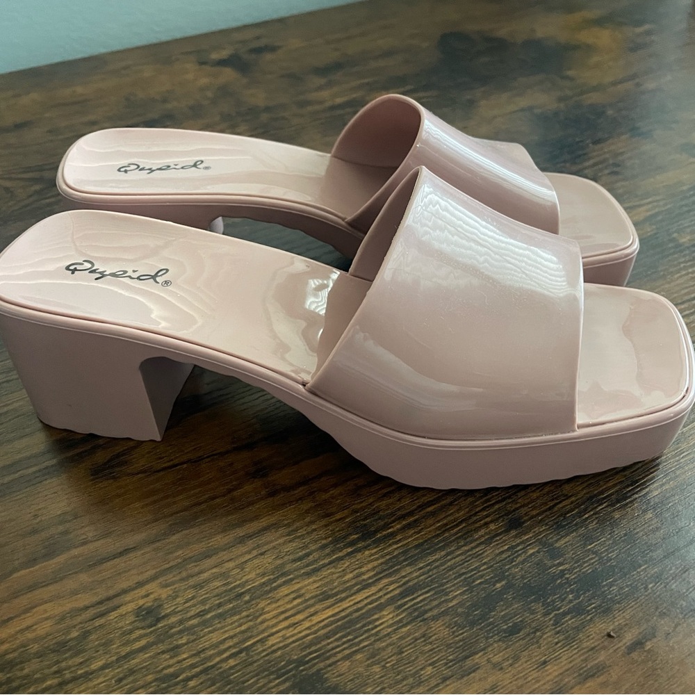 Qupid Jelly Mules // Size 5